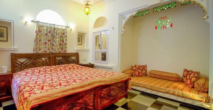 Jagat Niwas Palace